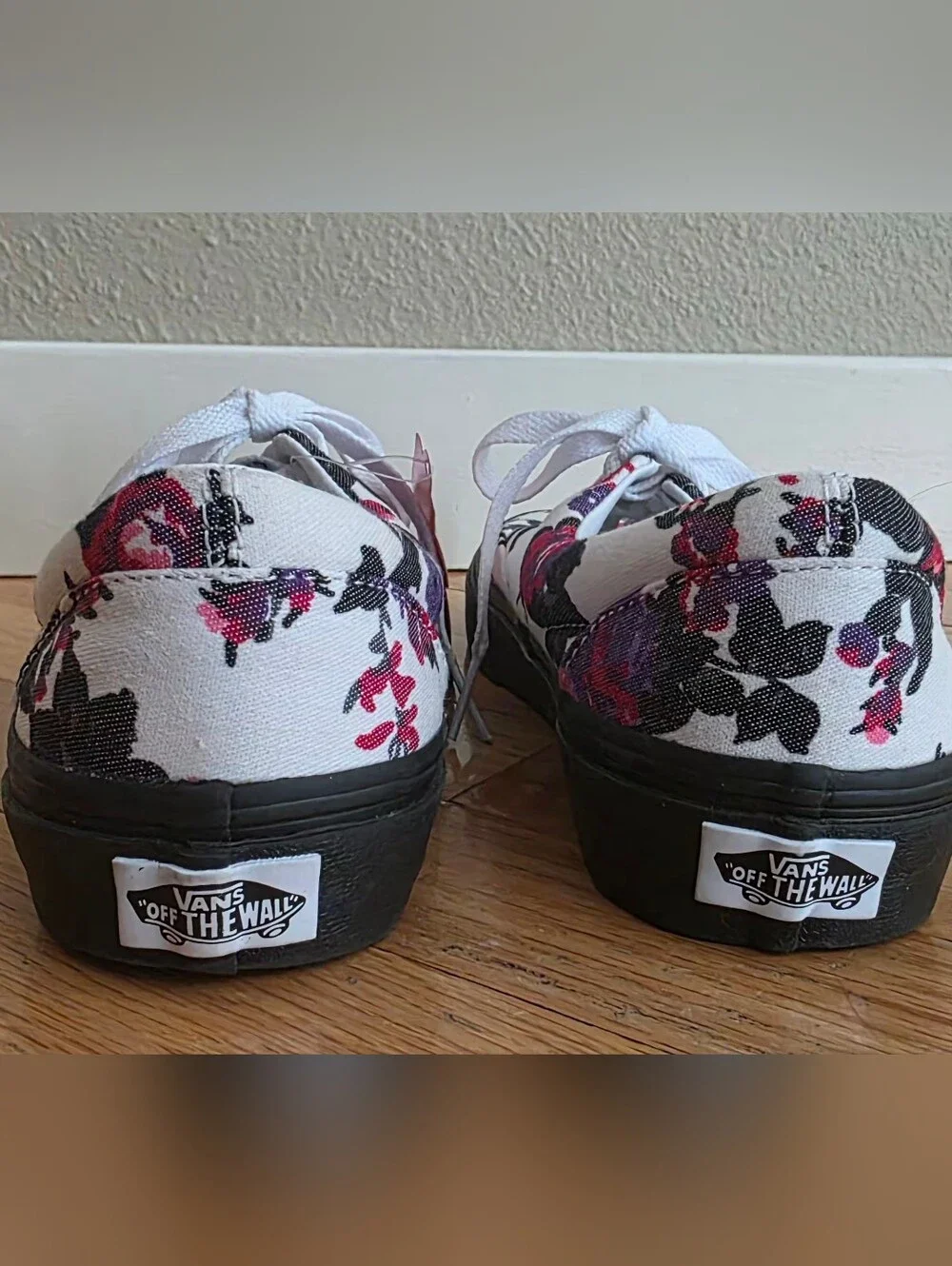 NEW Vans Women's 6 Era Floral Canvas Lace-Up Sneakers